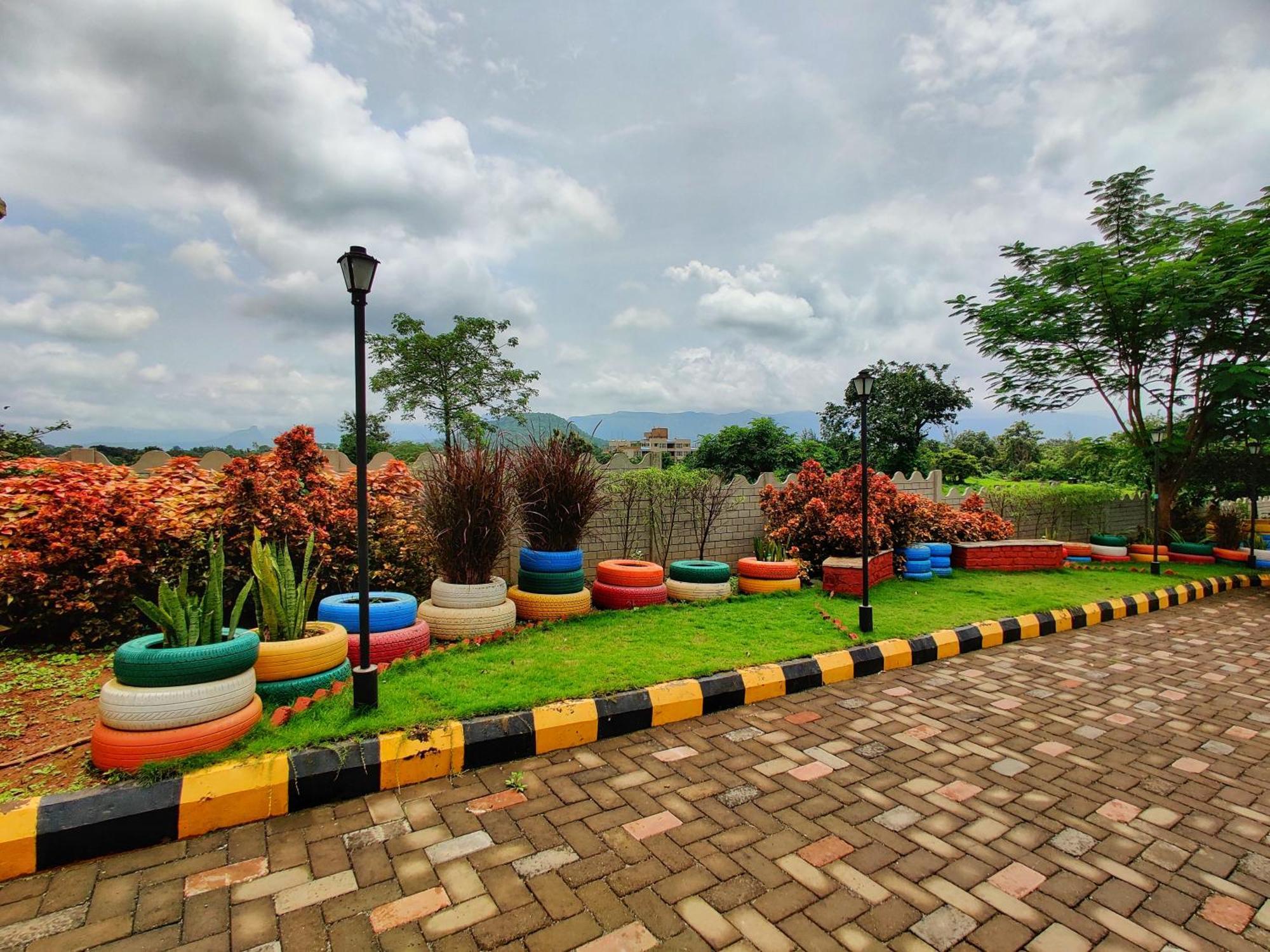 Pushpam Sanskruti Resort Karjat - A Pure Veg Resort Dhamni Екстериор снимка